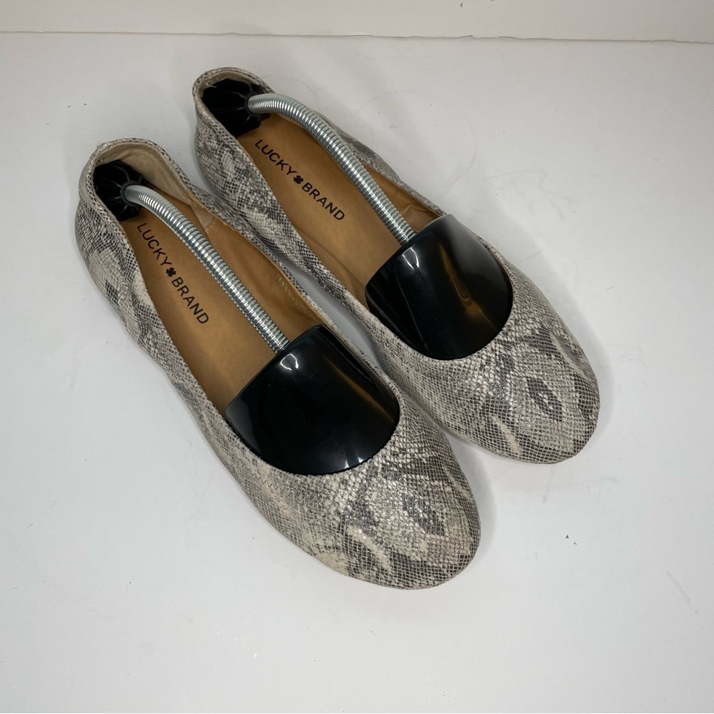 Lucky Brand Women's Black and Gray snake skin Flats